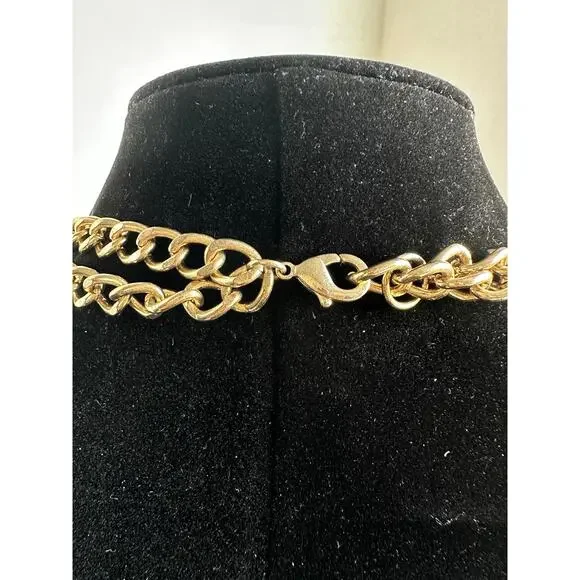 Stunning White Statement Necklace and Earring Set - Rhinestone & Acrylic Design - Picture 2 of 7